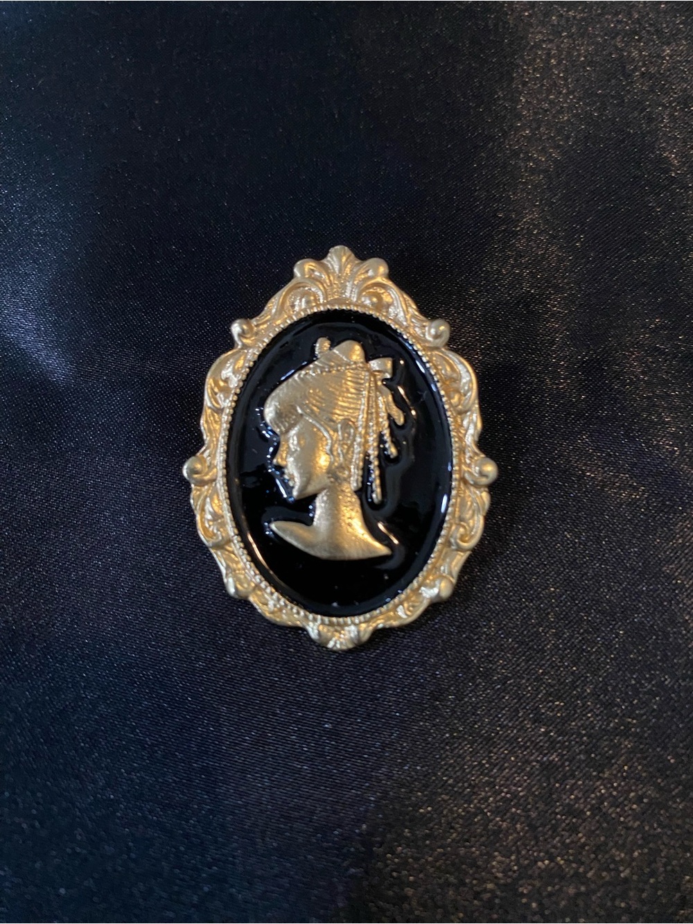 Vintage-Style Black and Gold Cameo Brooch - Women Jewelry